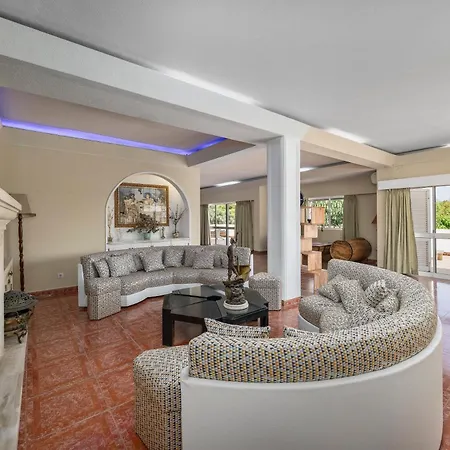 Saromani Villa Branqueira