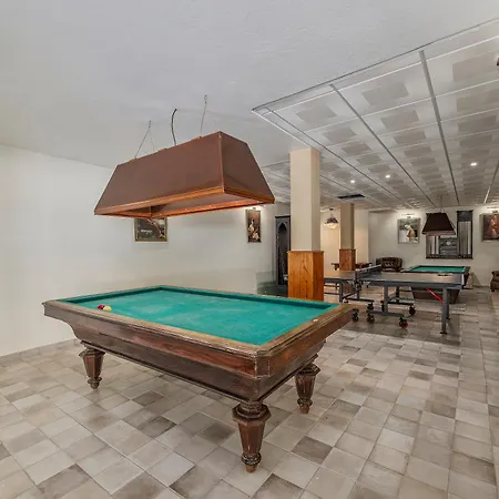 Saromani Villa *